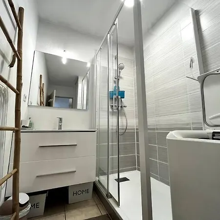 Sympa F2 Avec Parking Et Piscine Apartmán